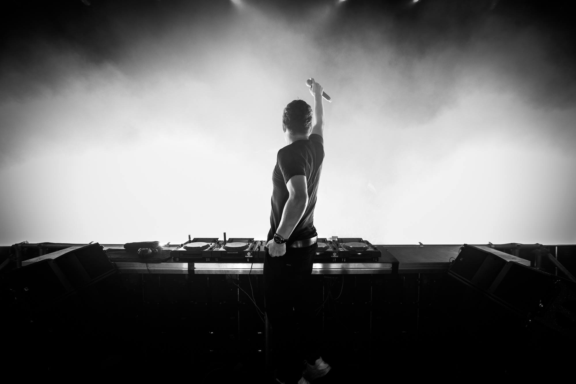 Fondos de Martin Garrix - Cueva Wallpaper