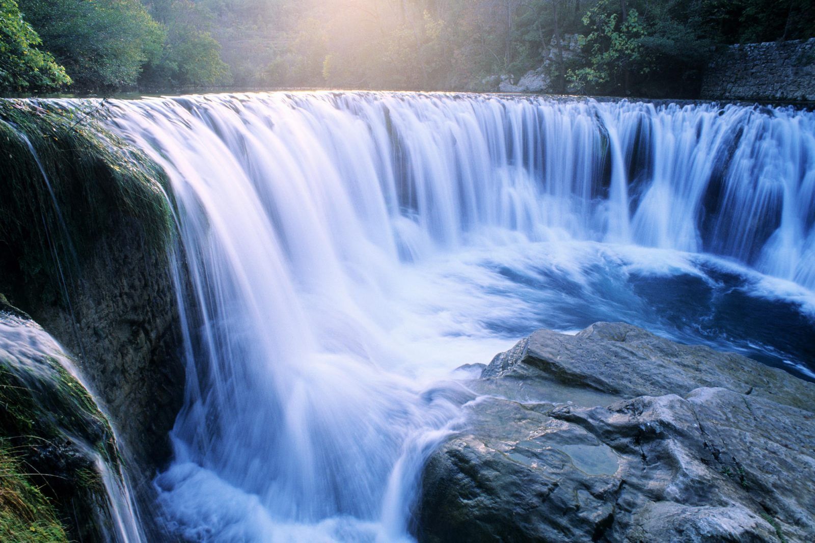 Fondo de pantalla de cascada 1600x1066