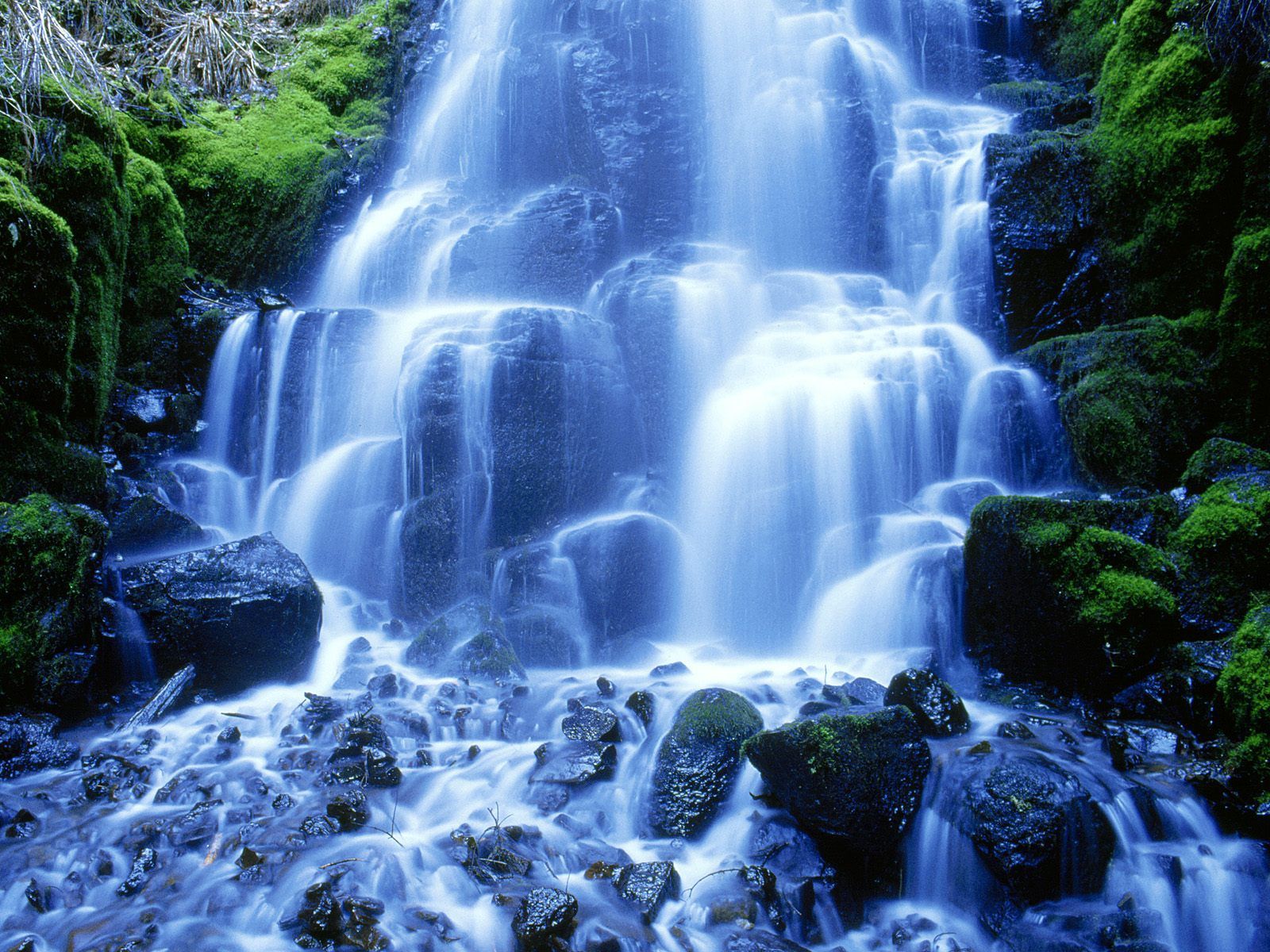 Fondo de pantalla de cascada 1600x1200