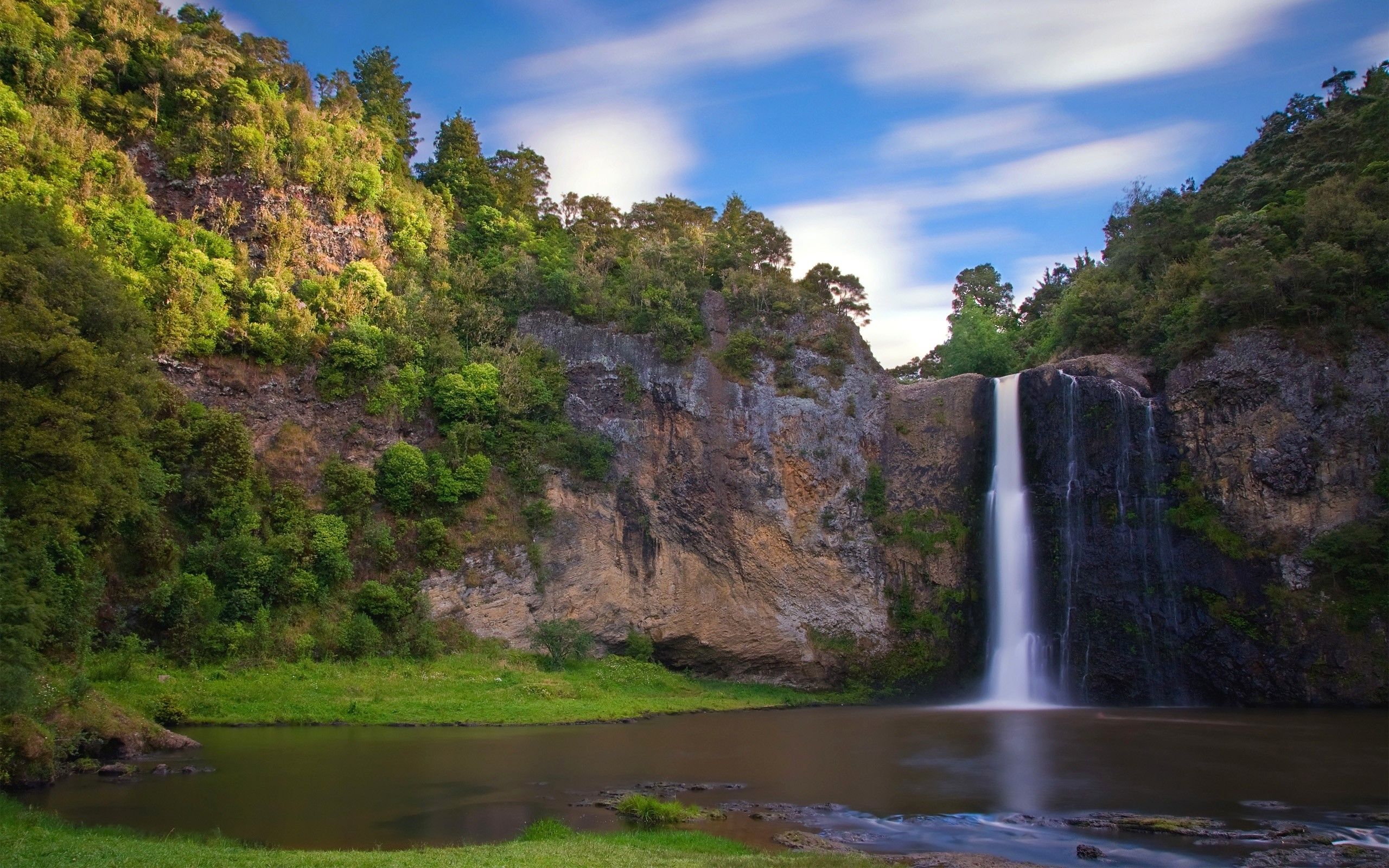 Fondo de pantalla de cascada 2560x1600