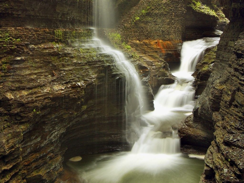 Fondo de pantalla de cascada 1024x768