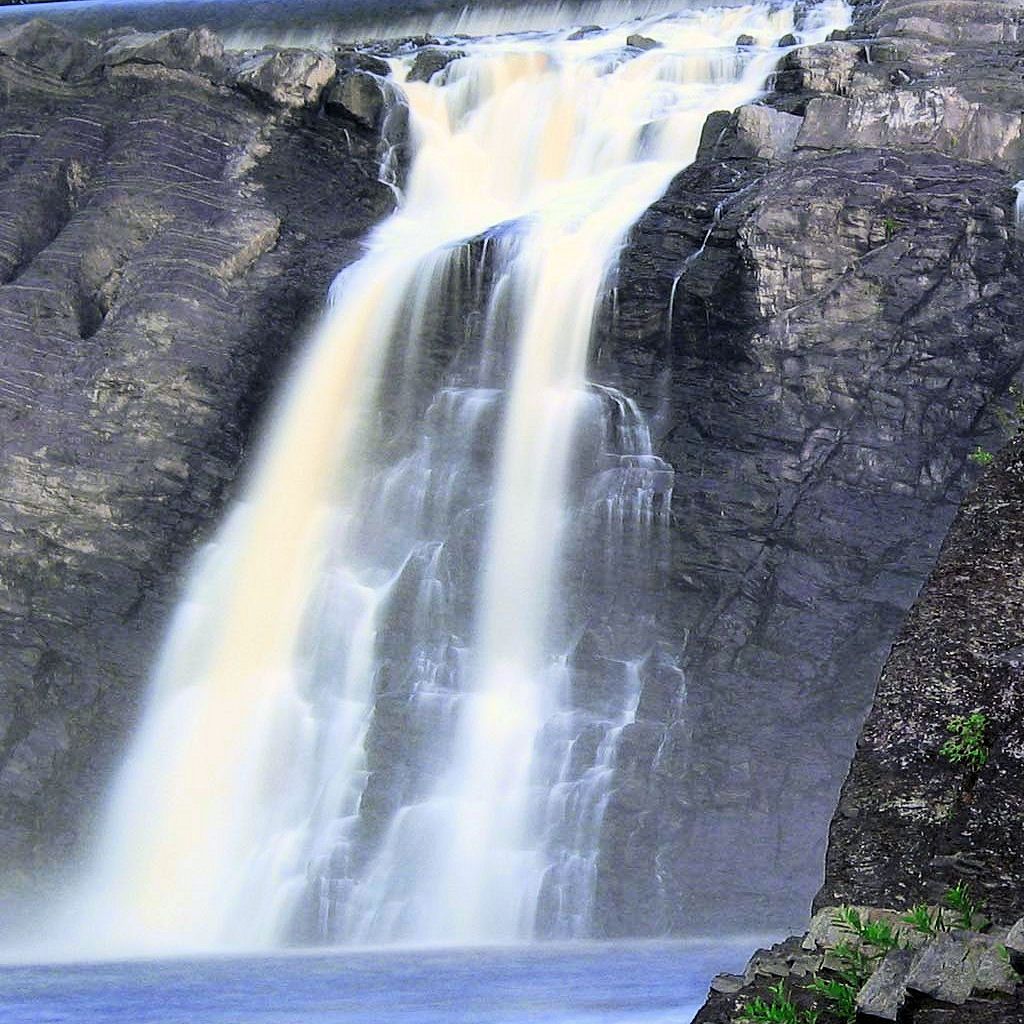 Fondo de pantalla de cascada 1024x1024