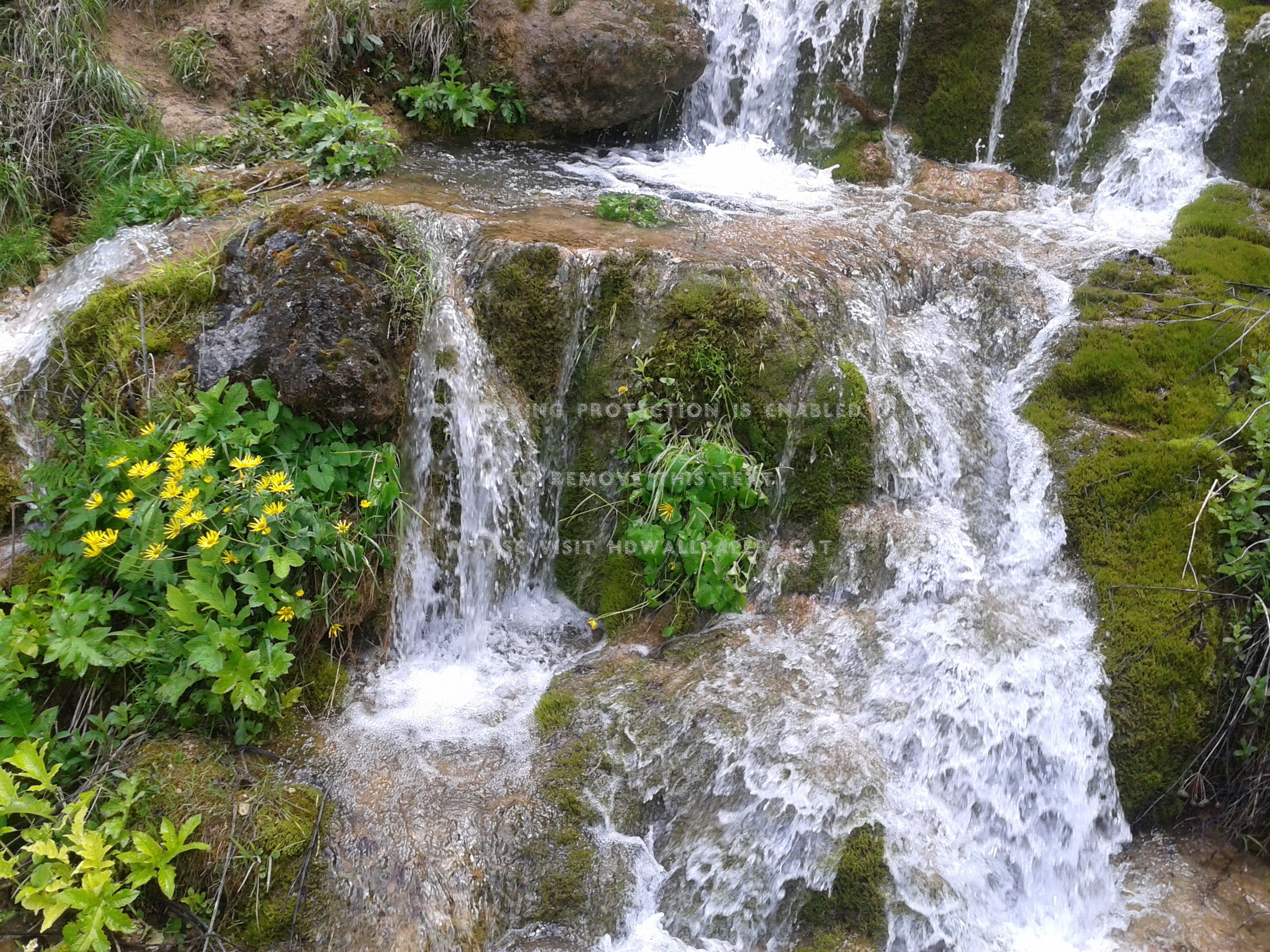 Fondo de pantalla de cascada 2560x1920