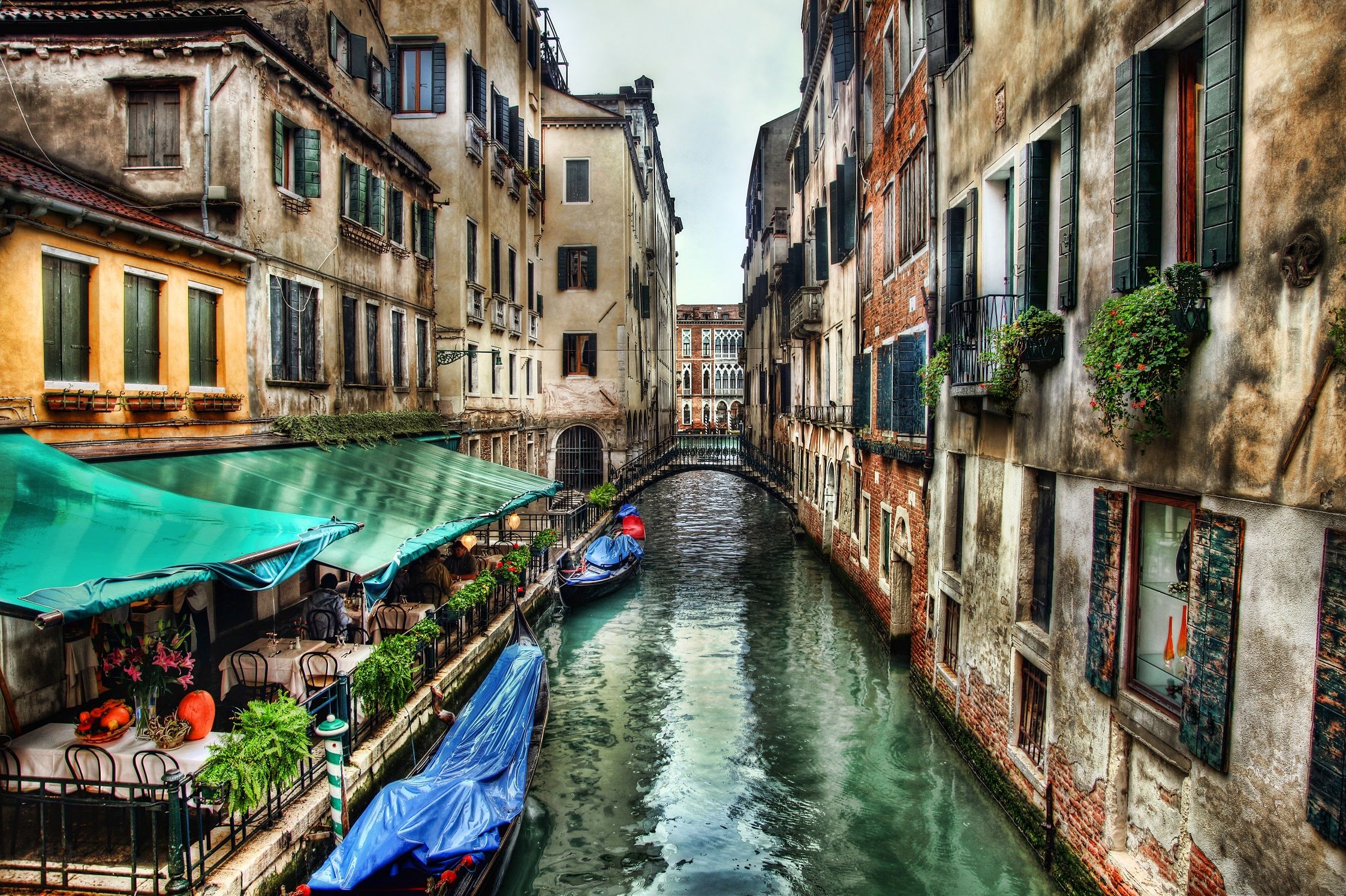 Fondo de pantalla de  2245x1494