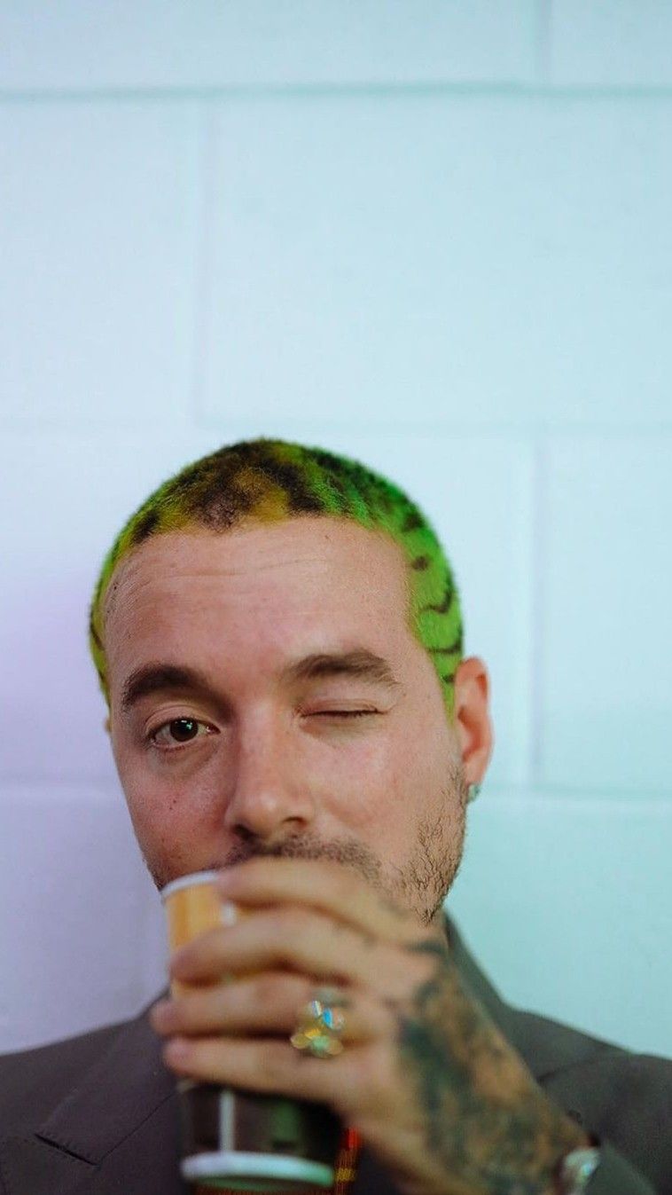 Fondo de pantalla de  758x1347