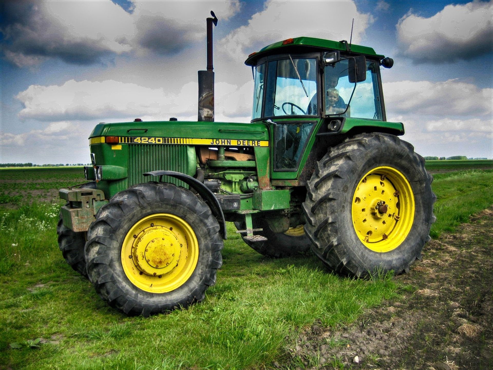 Descargar John Deere Tractor Wallpaper HD gratis