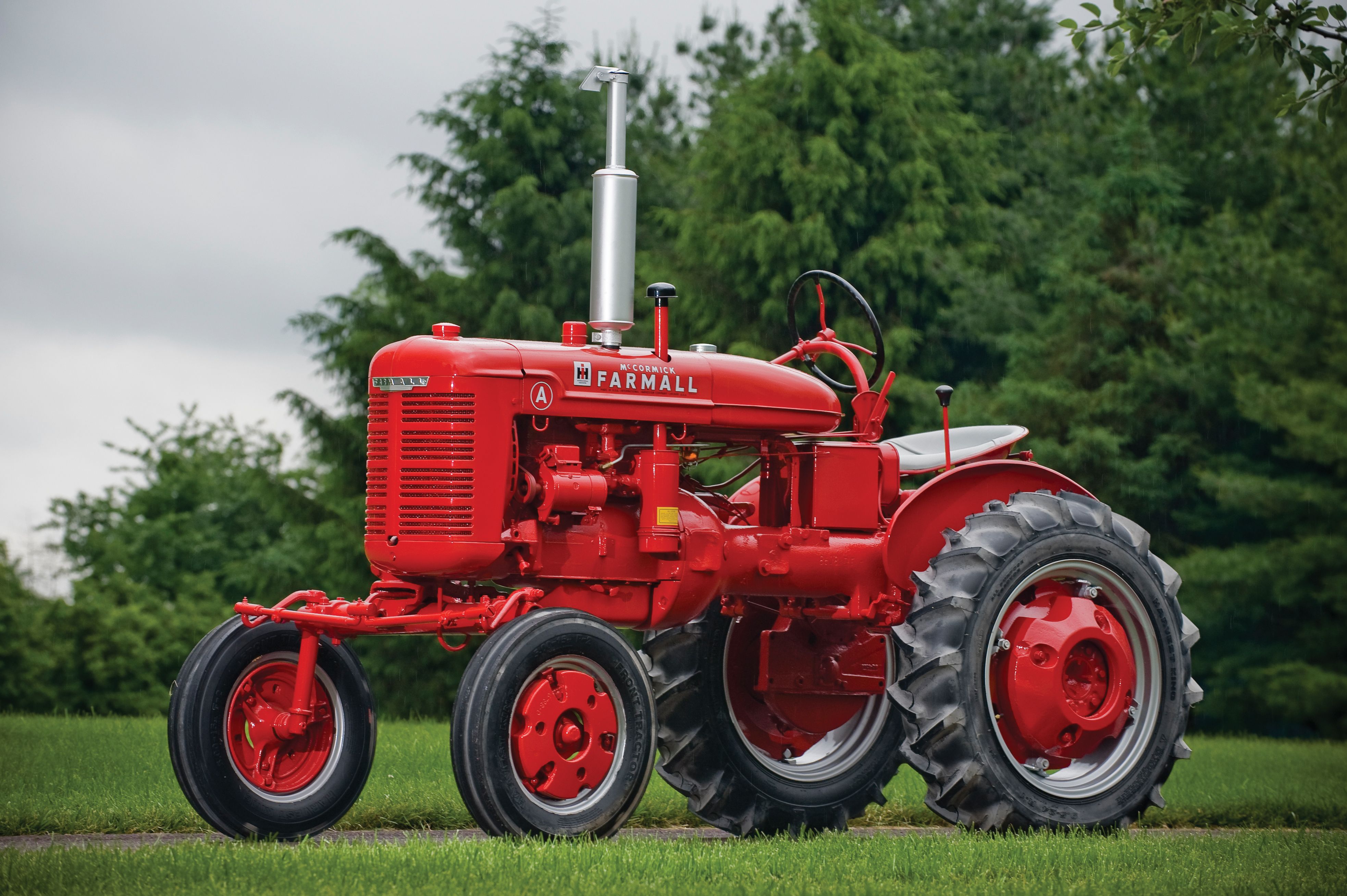 45+] Fondo de pantalla de Farmall Tractor