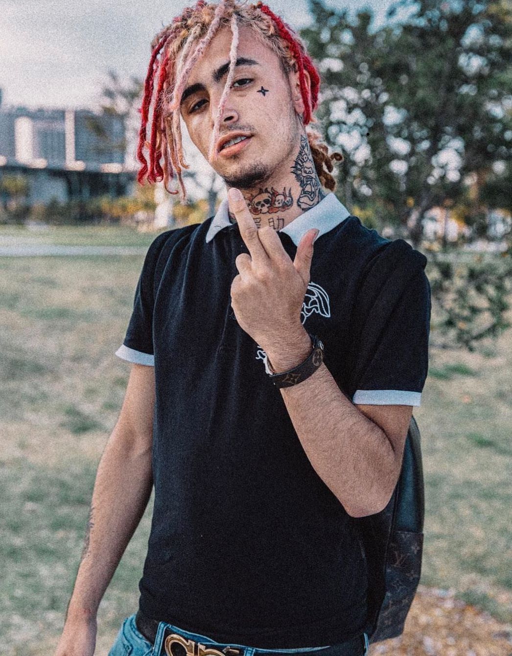 Fondo de pantalla de  1046x1340