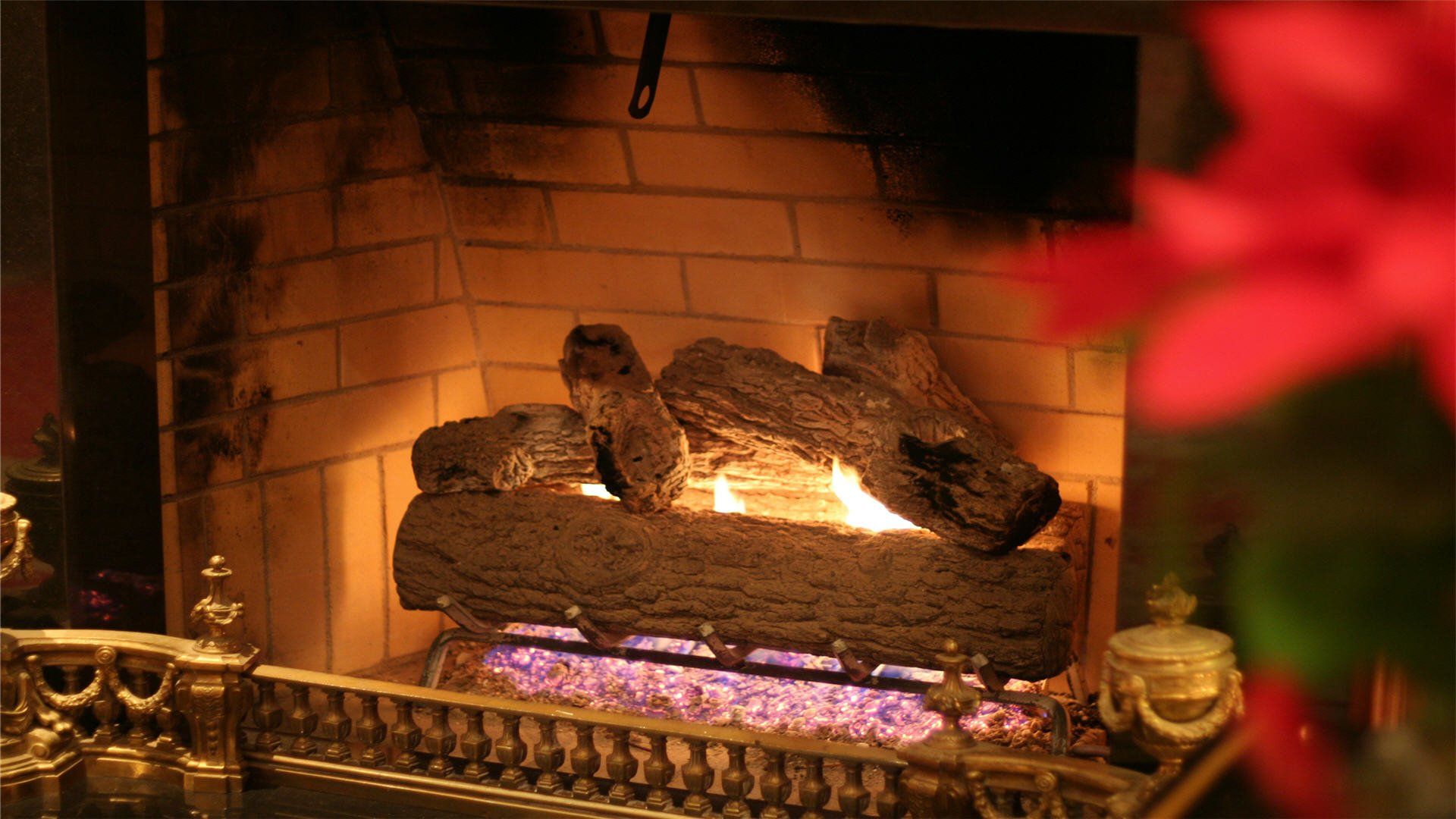 Live Fireplace Wallpaper For Pc - Christmas Fireplace Desktop