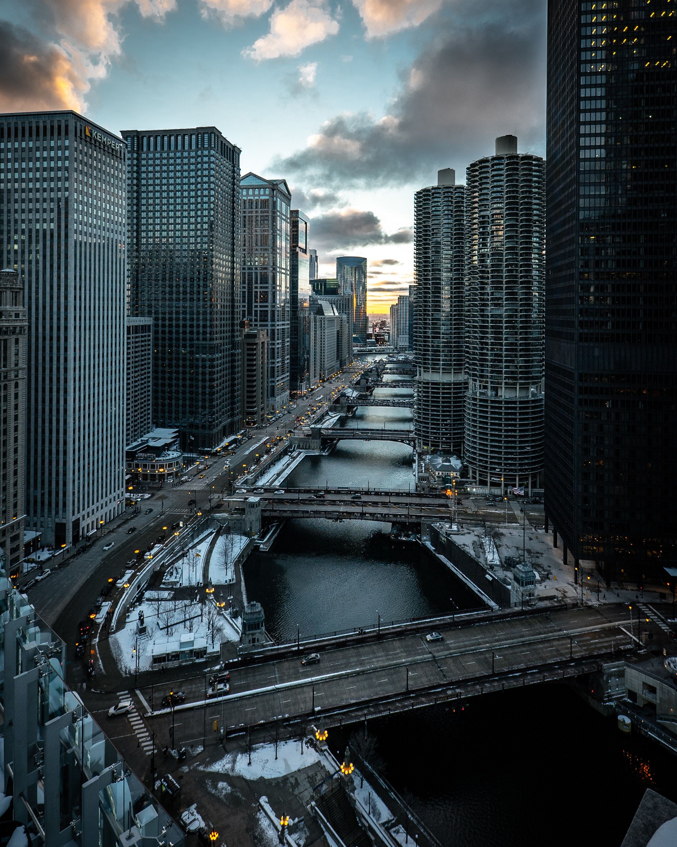 Fondo de pantalla  urbano 2290x2863
