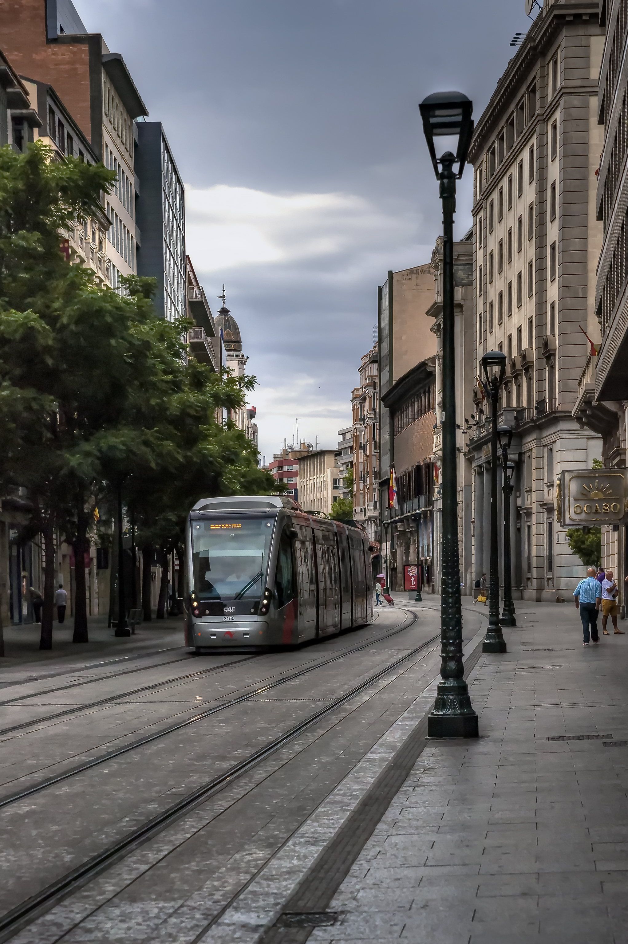 Fondo de pantalla  urbano 2043x3072