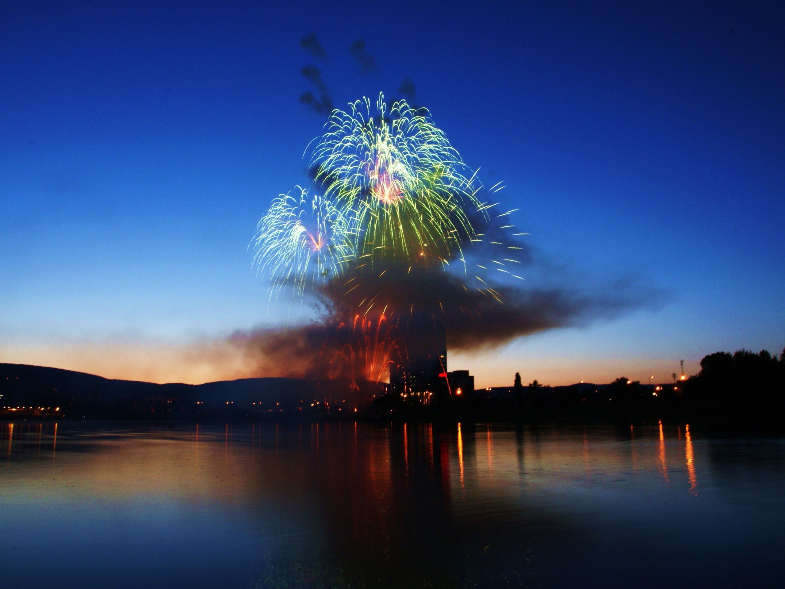 Fondo de pantalla de  2560x1920