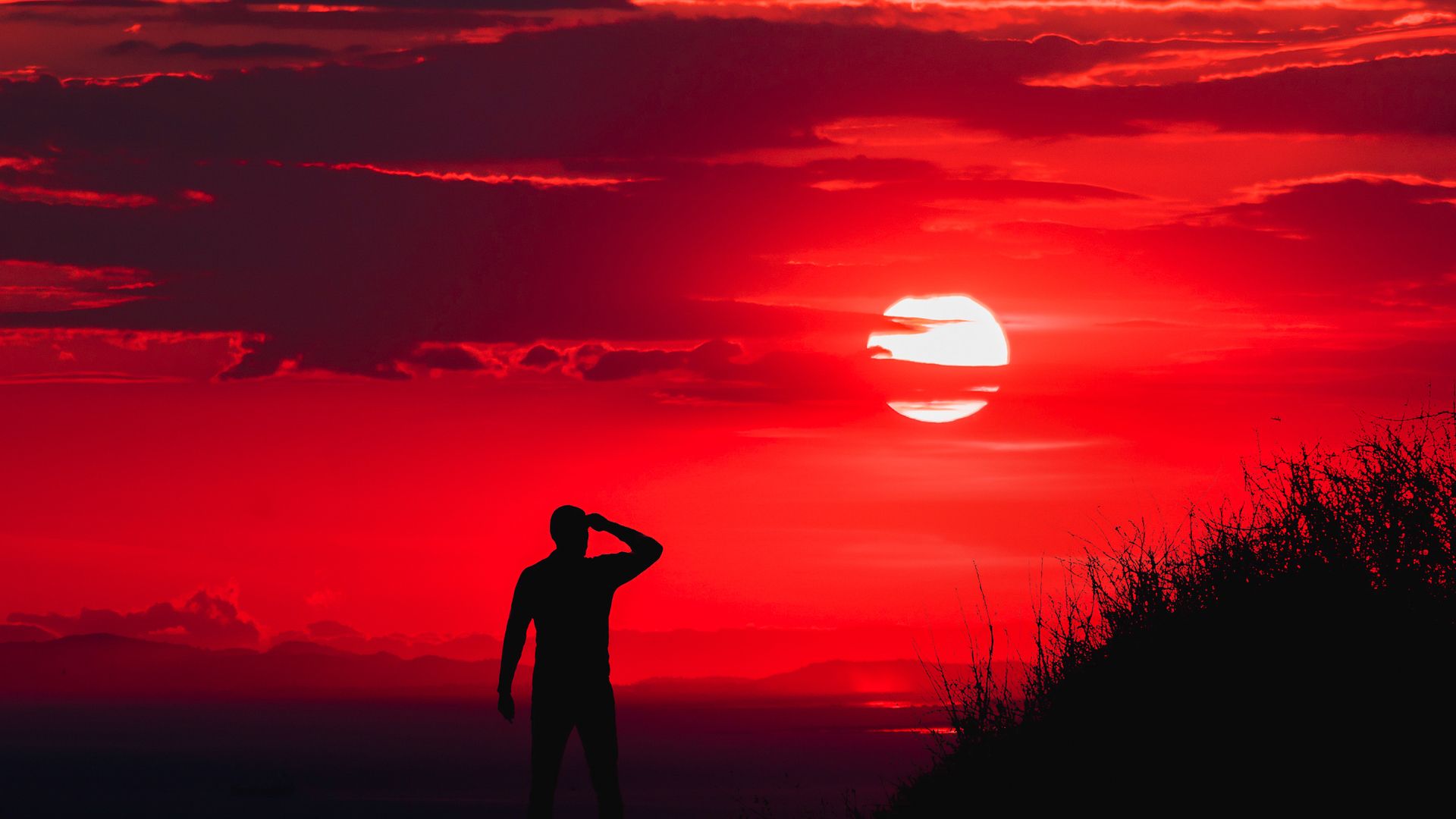 1920x1080 Silueta del hombre durante Red Sun Laptop Full HD 1080P HD