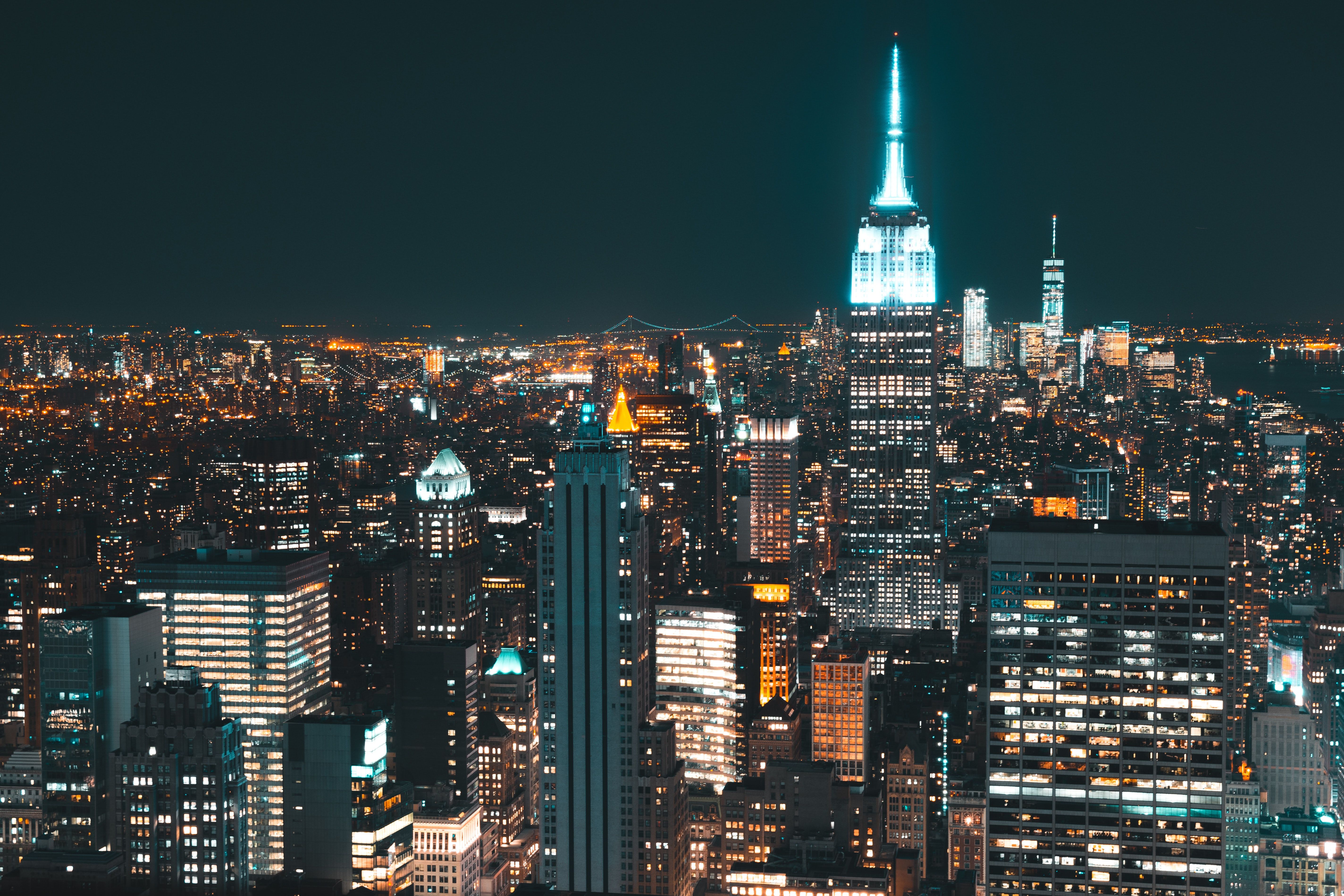 Lit Skyscrapers during Nighttime · Foto de archivo gratis