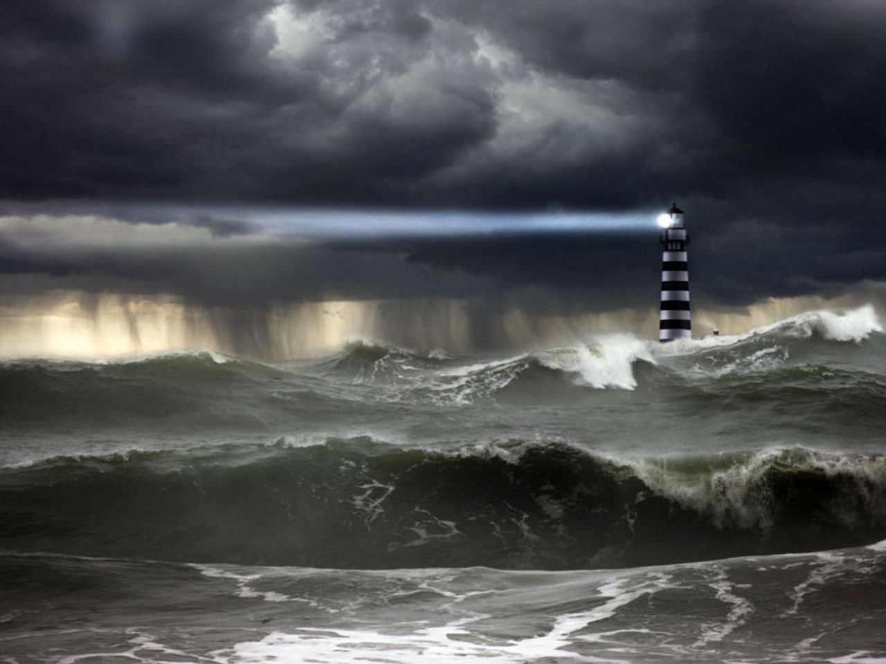 Faro en tormenta - []