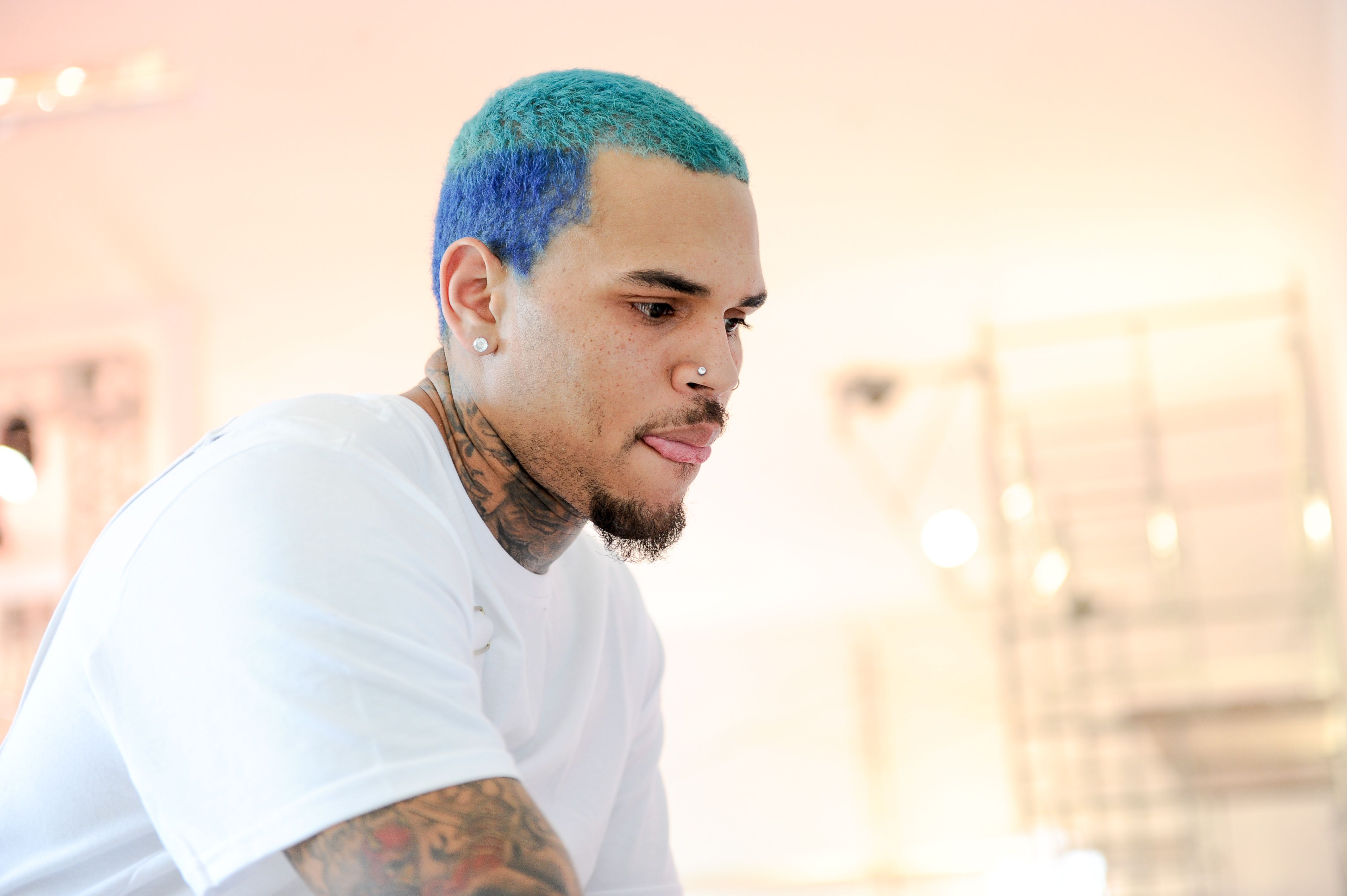 Chris Brown Colorido Cabello Ancho Fondo de pantalla 20 4256x2832 px