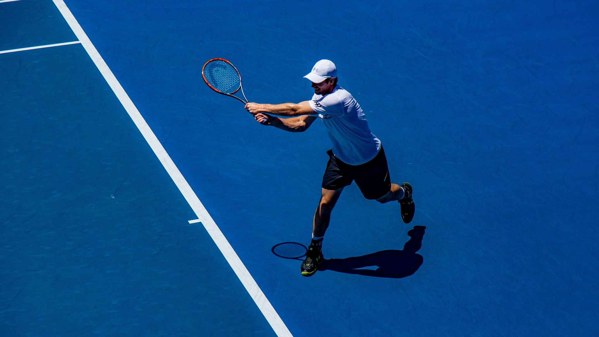 Descargar fondo de pantalla 2048x1152 tenista, tenis, cancha, raqueta