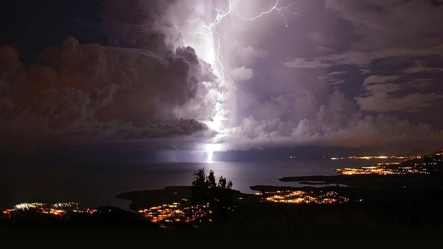 2841365 naturaleza paisaje tormenta eléctrica noche lago ciudad luces