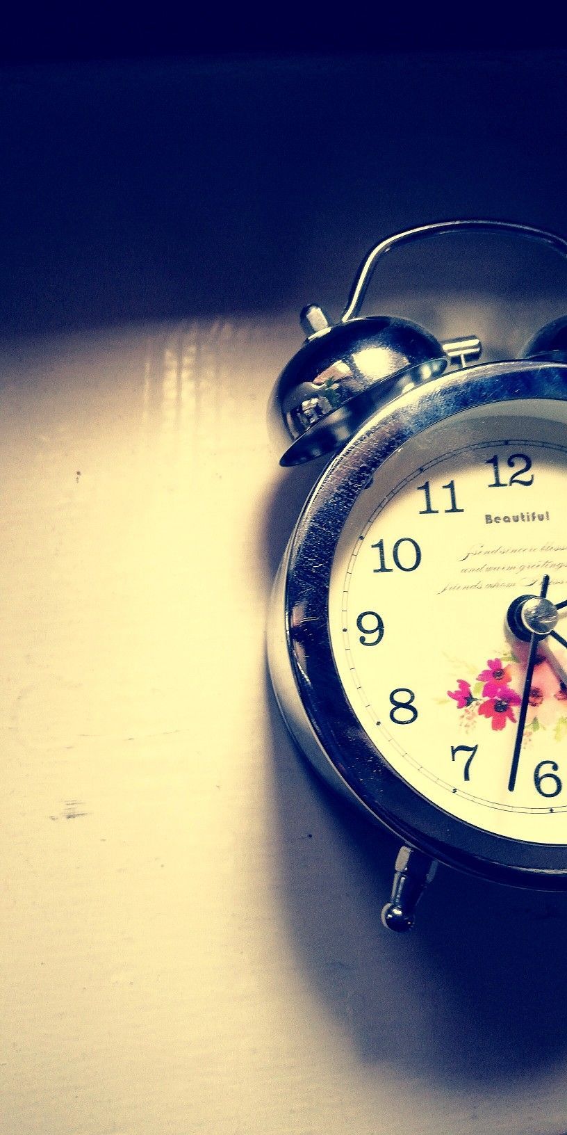 Vintage clock # wallpaper # clock # alarm # pinterest # time | Fondo de pantalla en