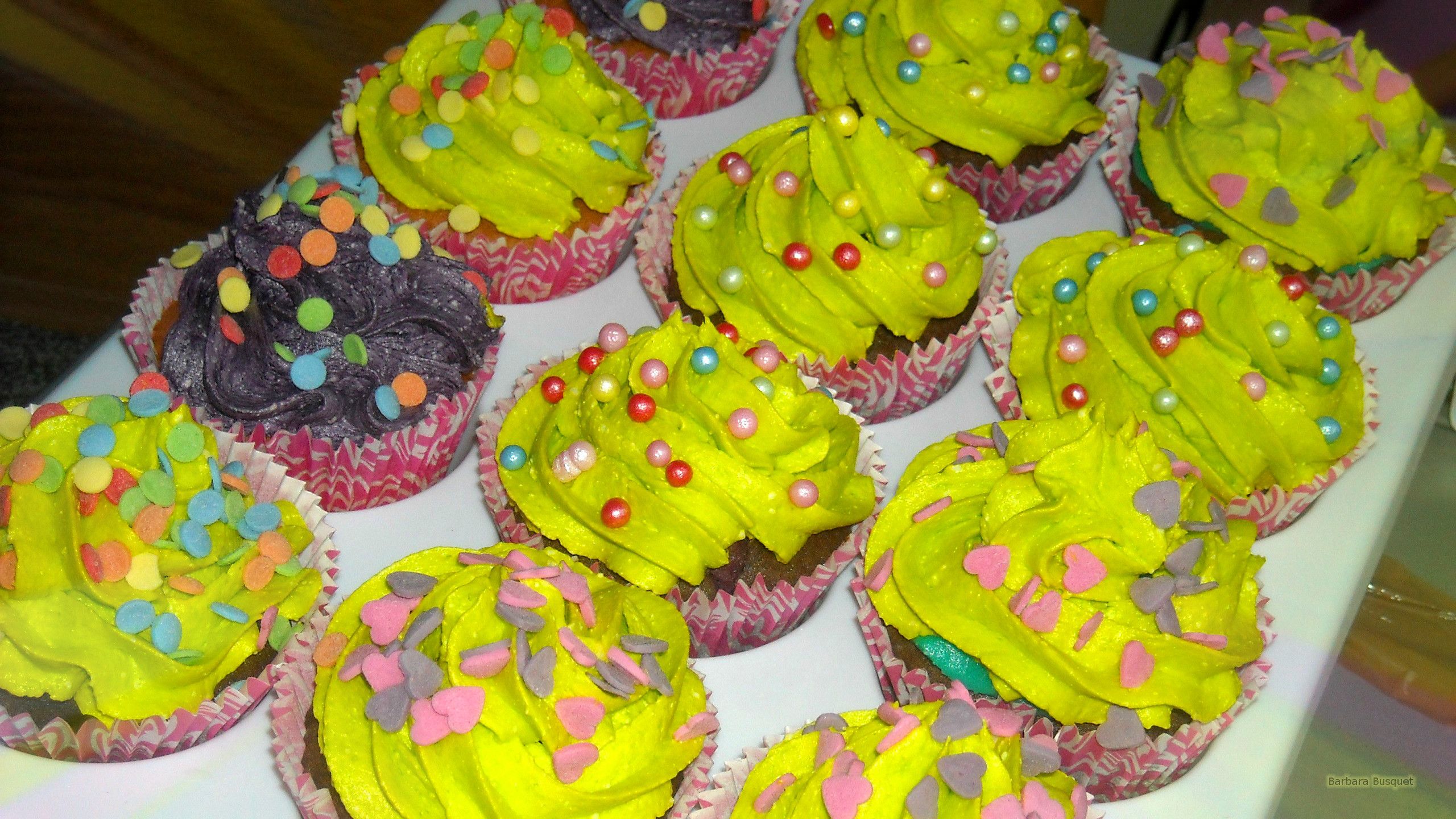 Fondo de pantalla de cupcakes amarillos - Barbaras HD Wallpapers