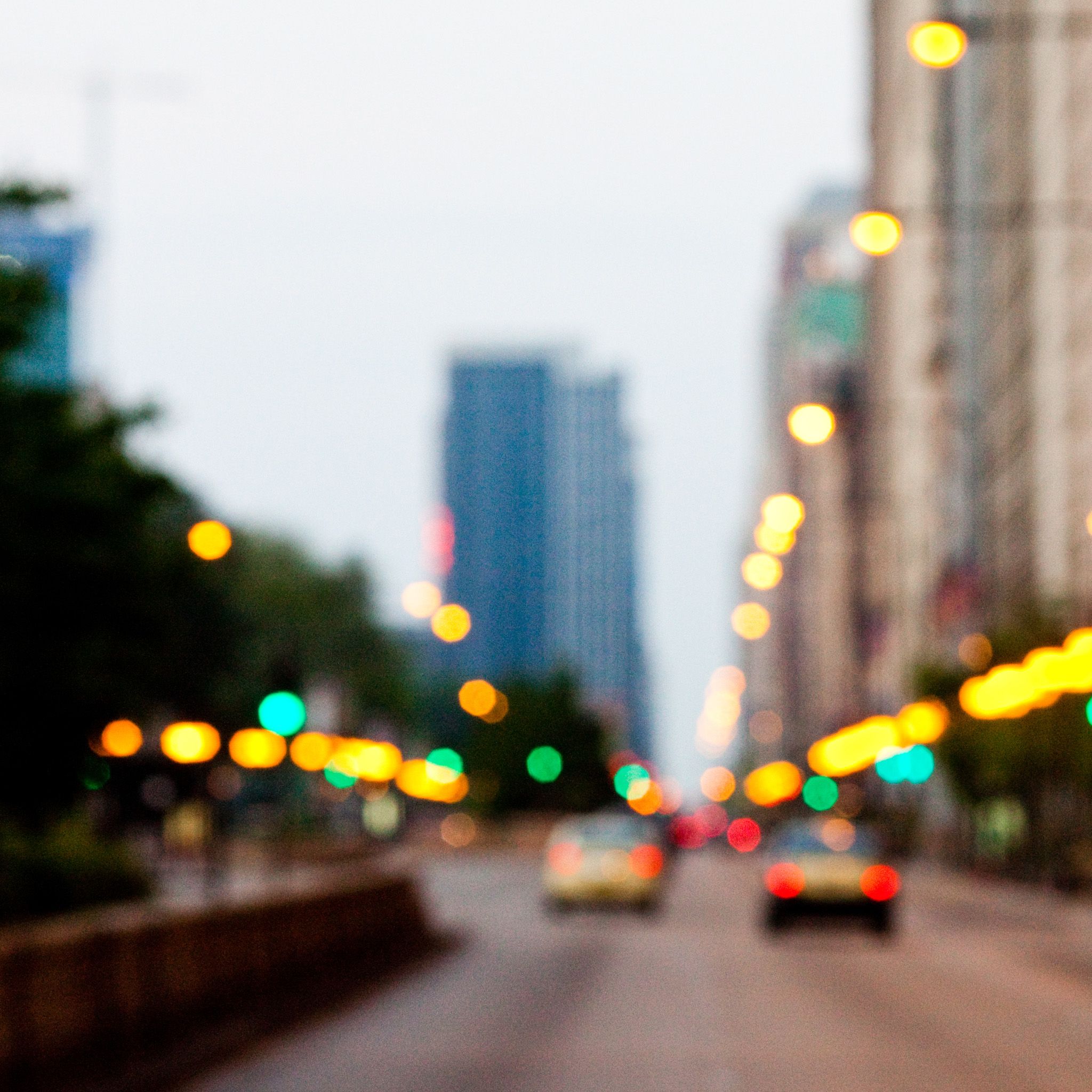 Blurry Street iPad Wallpaper