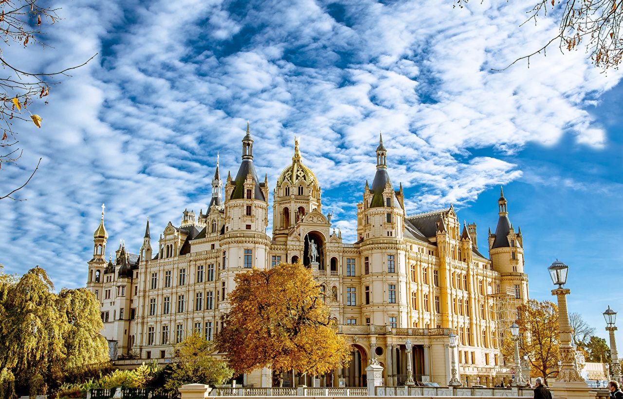 Fondos de pantalla Alemania Schwerin Otoño Castillos Cielo Ciudades