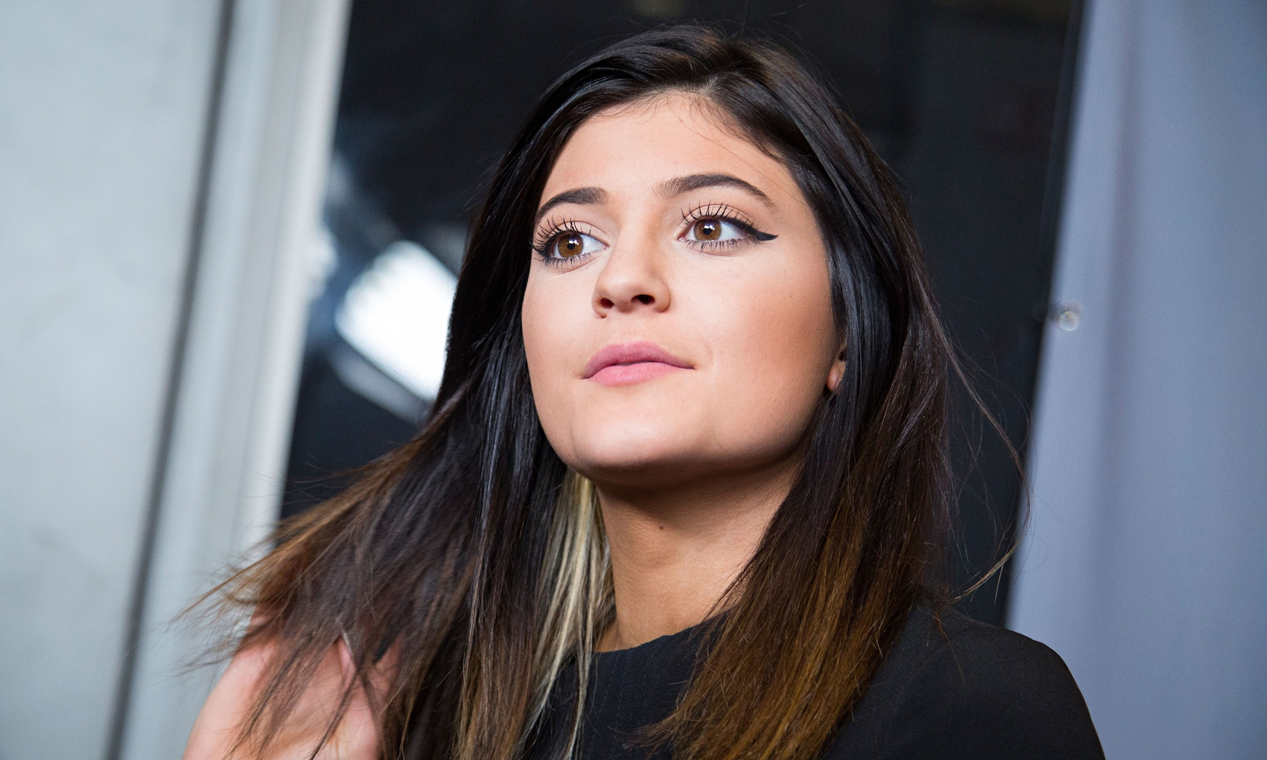 Kylie Jenner Fondo de escritorio 1295 2560x1536 px ~ PickyWallpapers.com