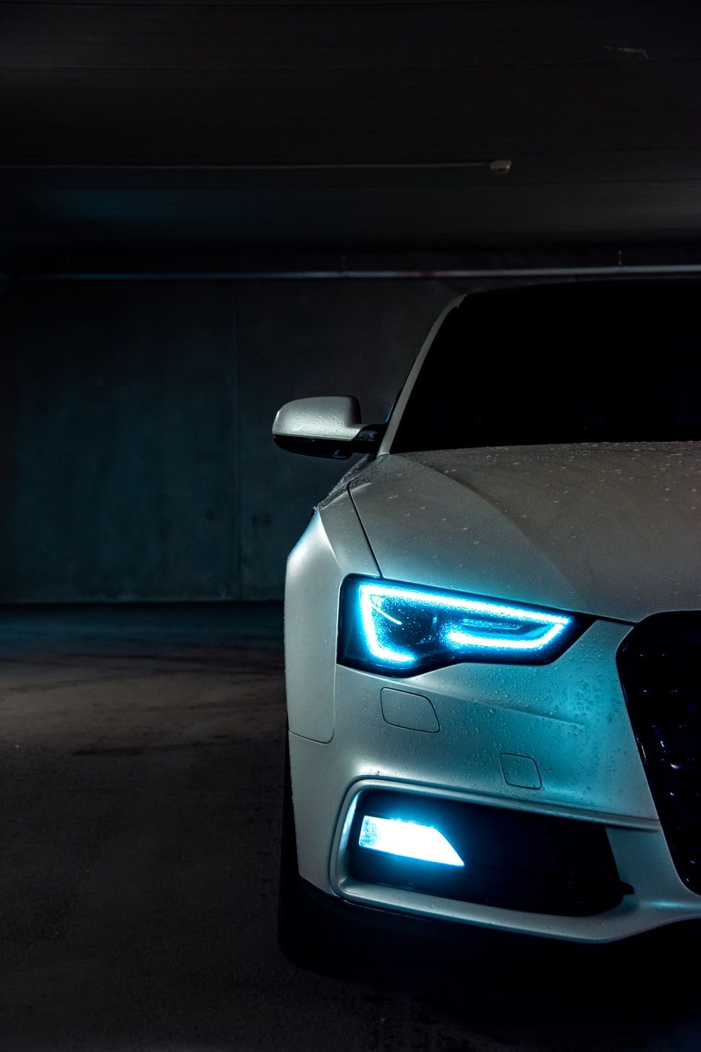Fondo de pantalla de Audi 1000x1500