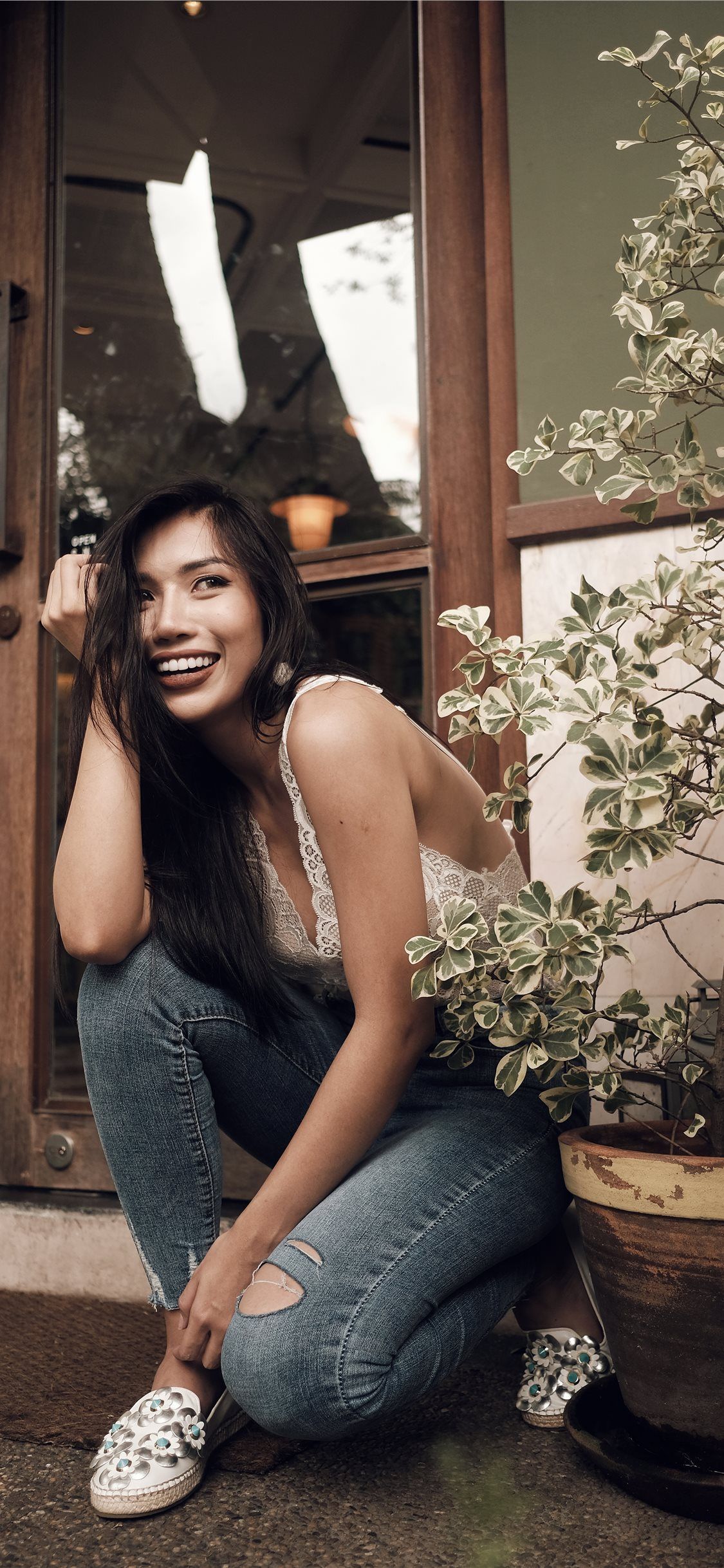 Fondo de pantalla de sonrisa 1125x2436