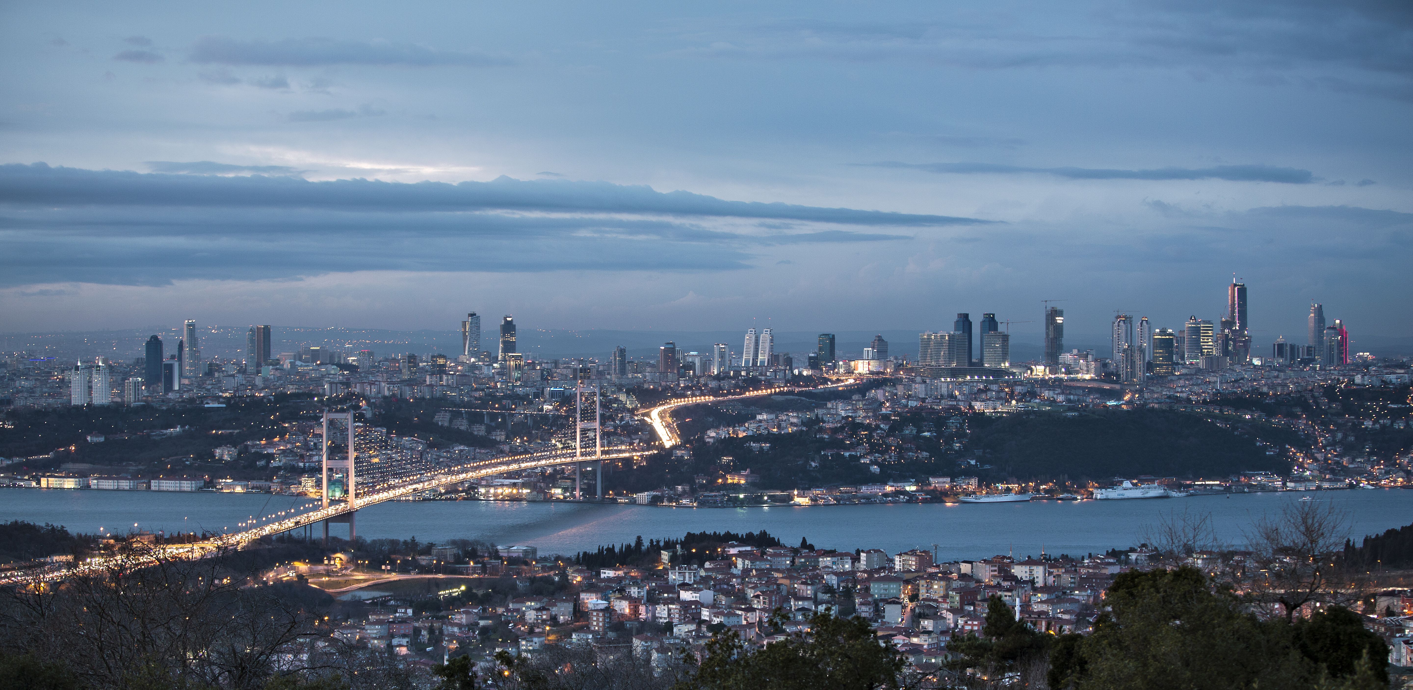 Fondo de pantalla de Estambul 5760x2812