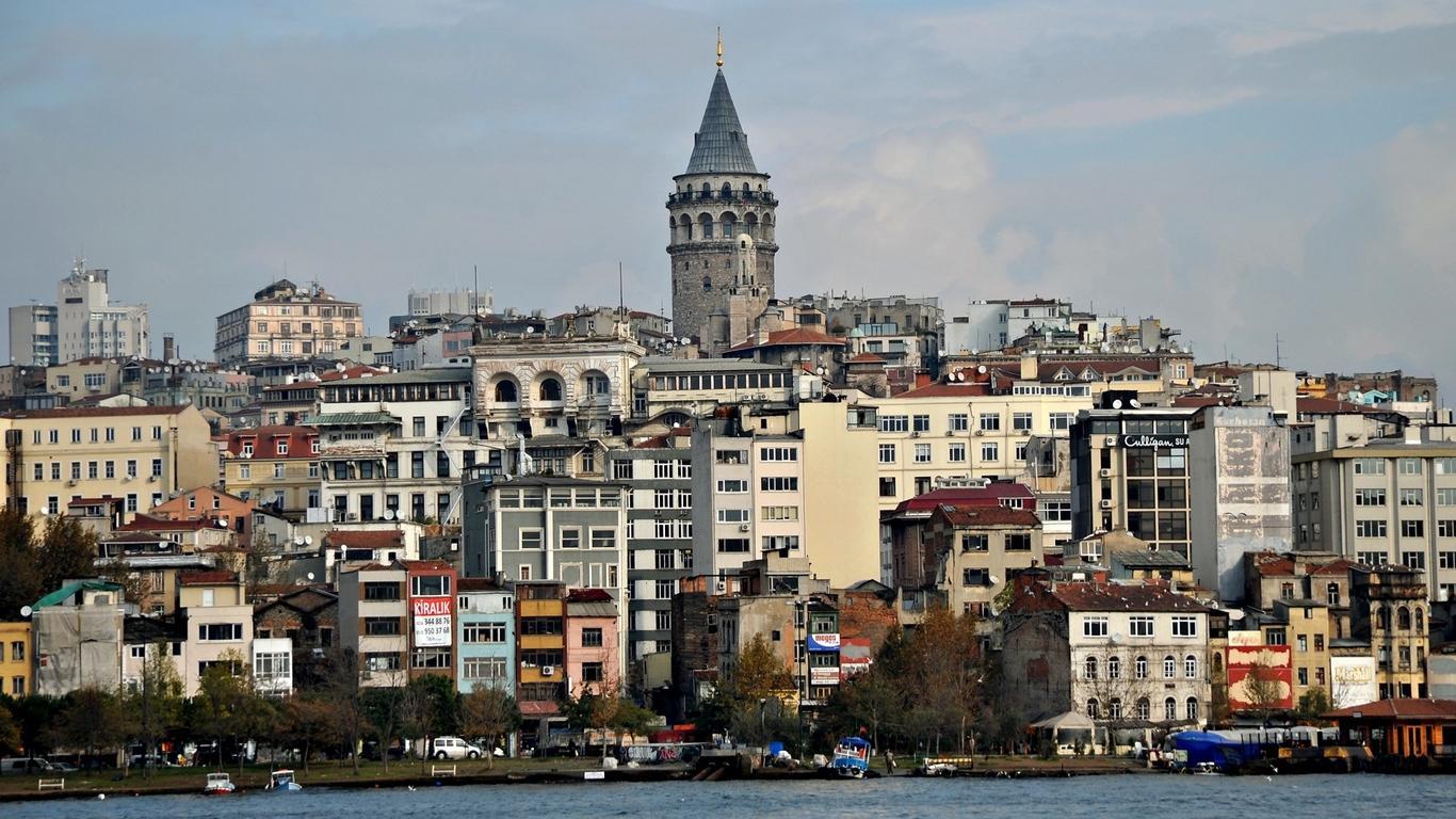 Fondo de pantalla de Estambul 1366x768