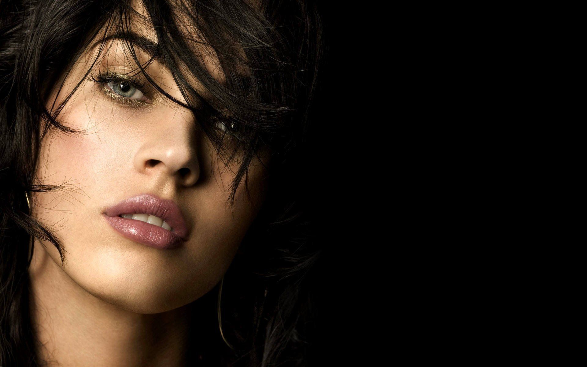 Fondo de pantalla de Megan Fox 1920x1200