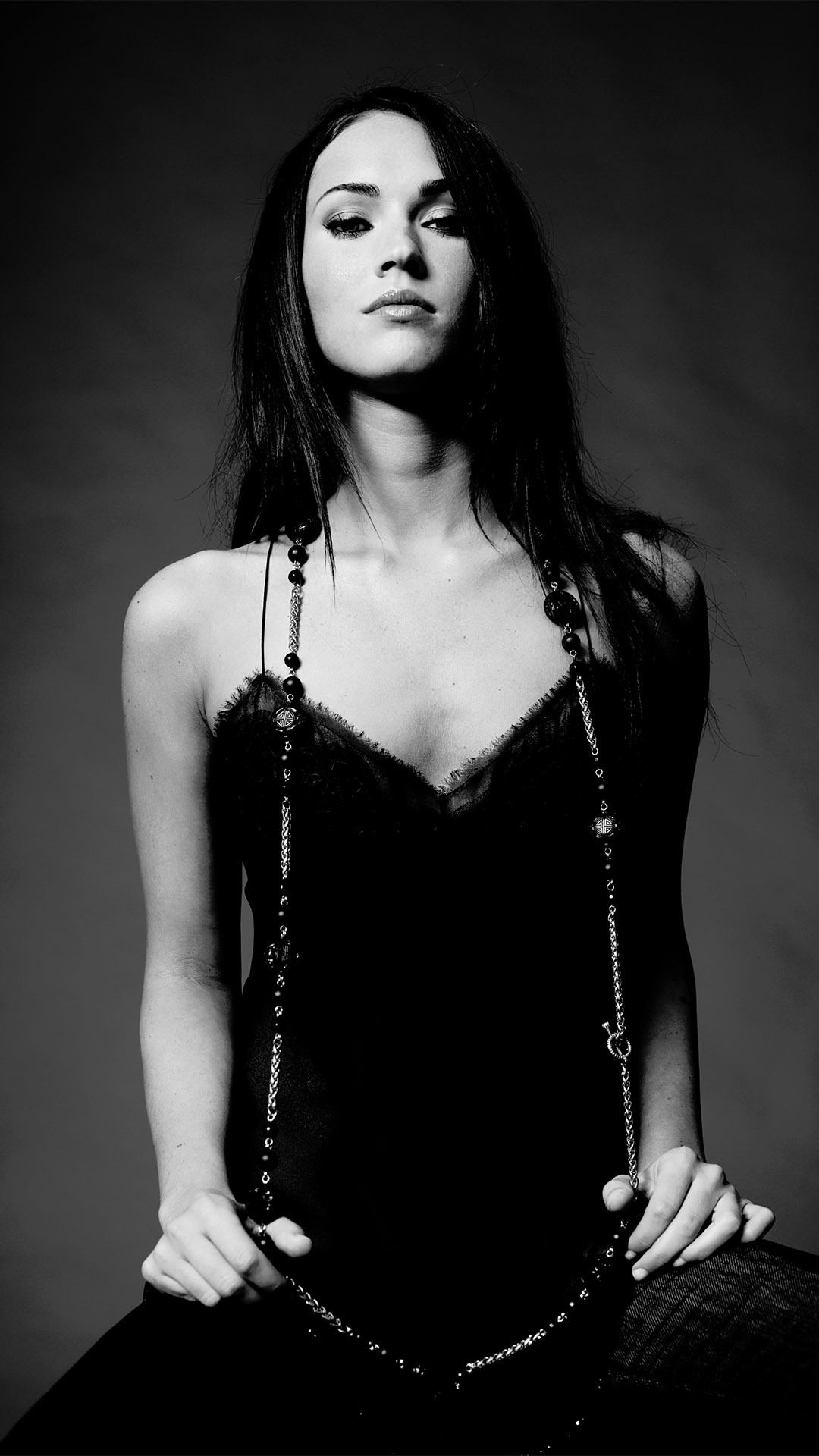 Fondo de pantalla de Megan Fox 1080x1920