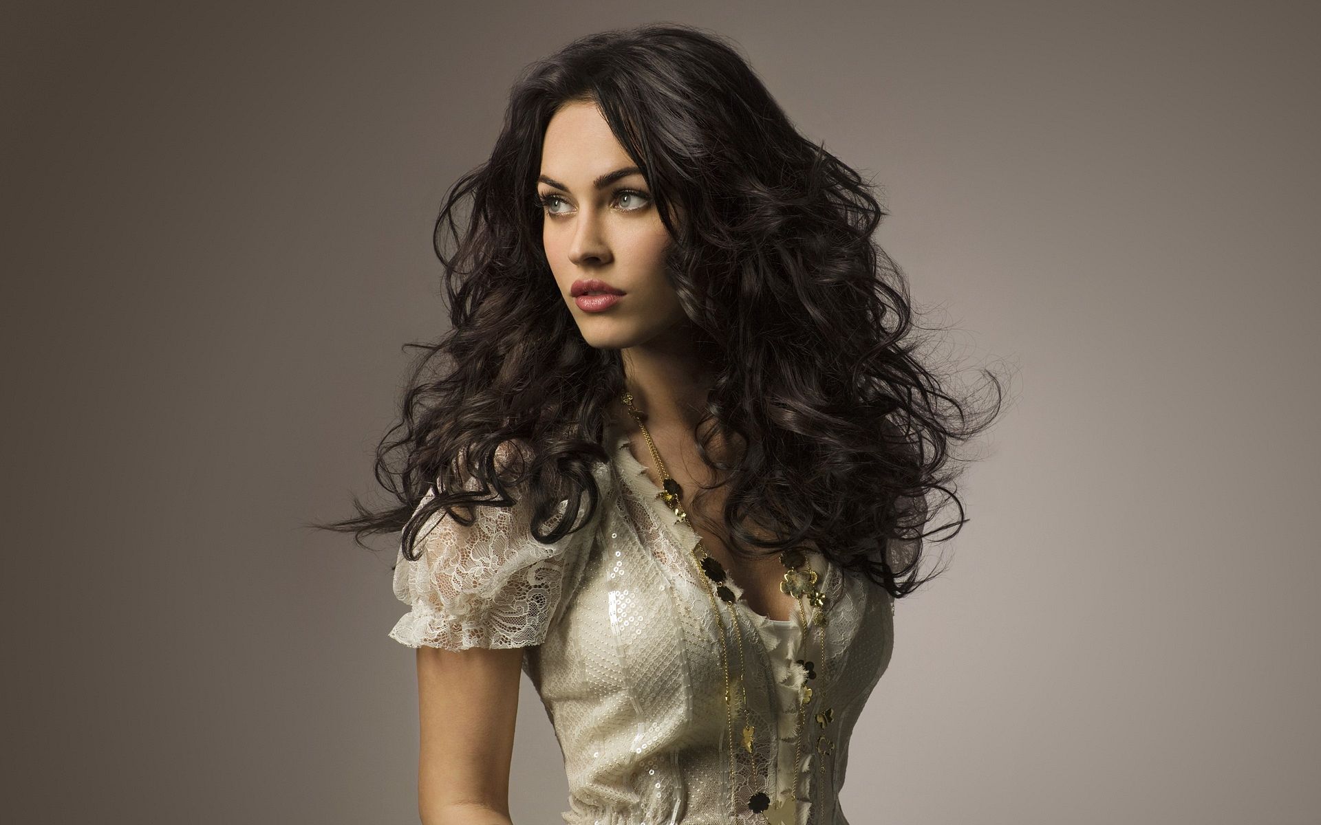 Fondo de pantalla de Megan Fox 1920x1200