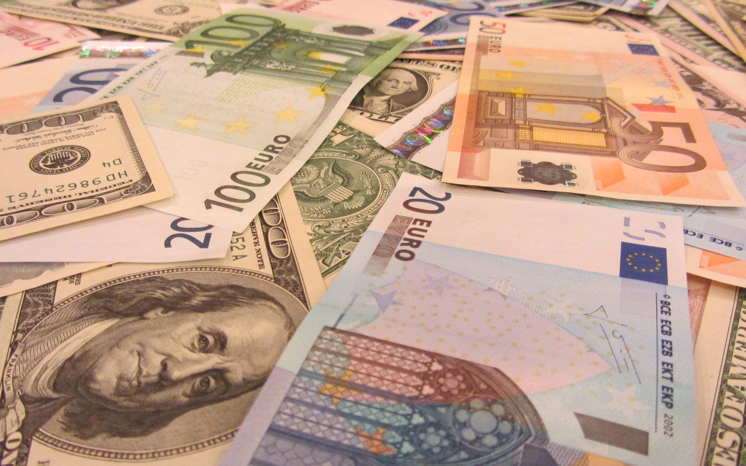Fondo de pantalla de Dinero 2560x1600