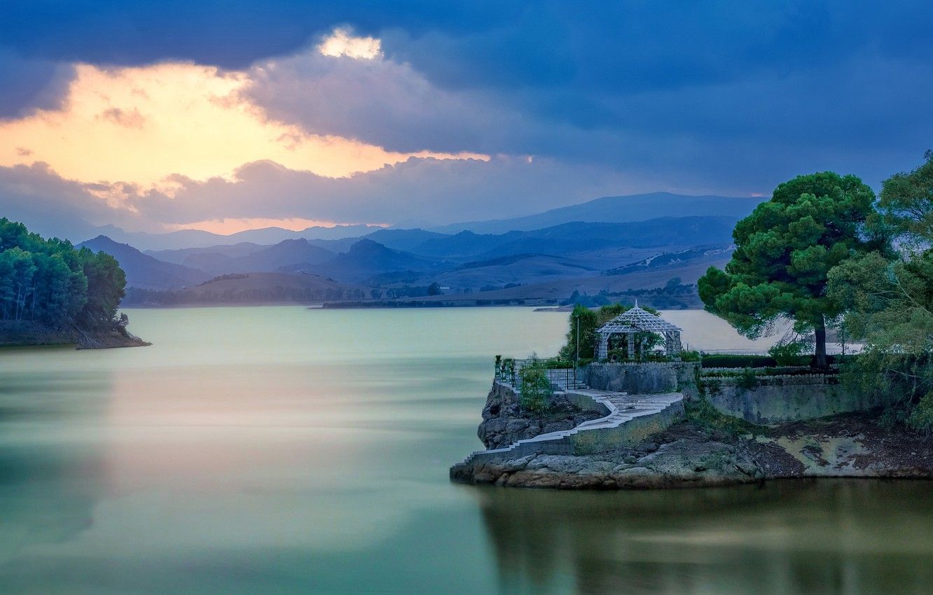 Fondo de pantalla de Málaga 1332x850