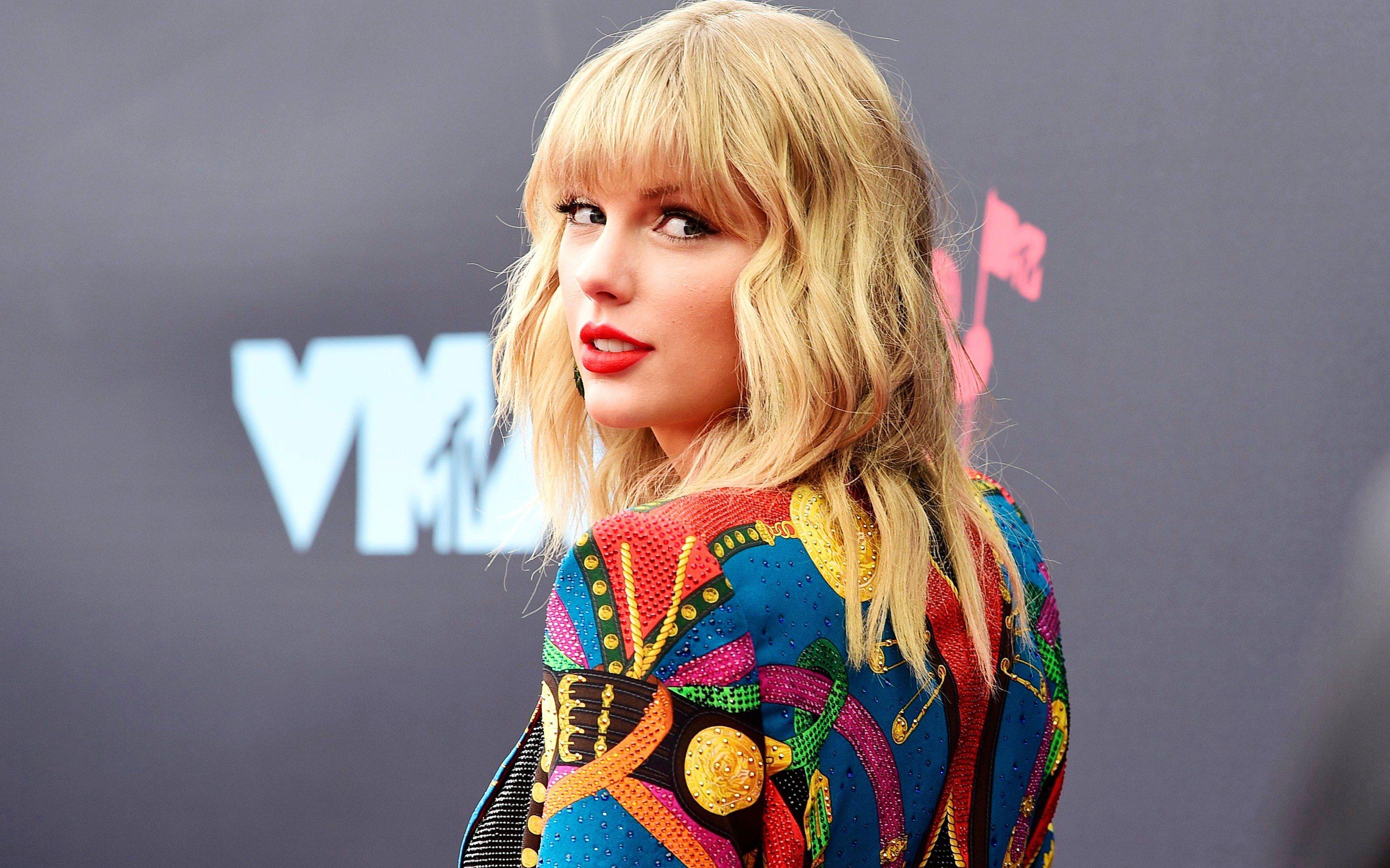 Fondo de pantalla de Taylor Swift 2880x1800