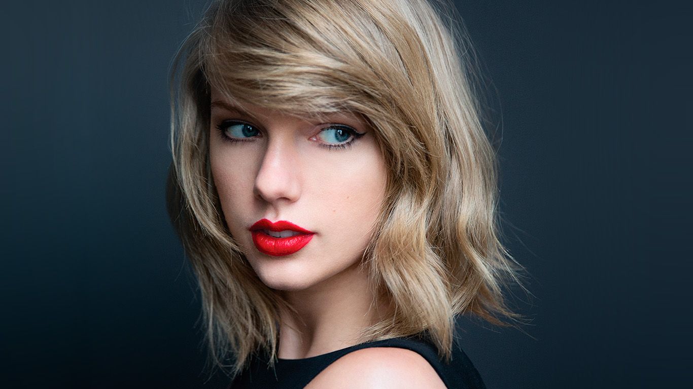 Fondo de pantalla de Taylor Swift 1366x768