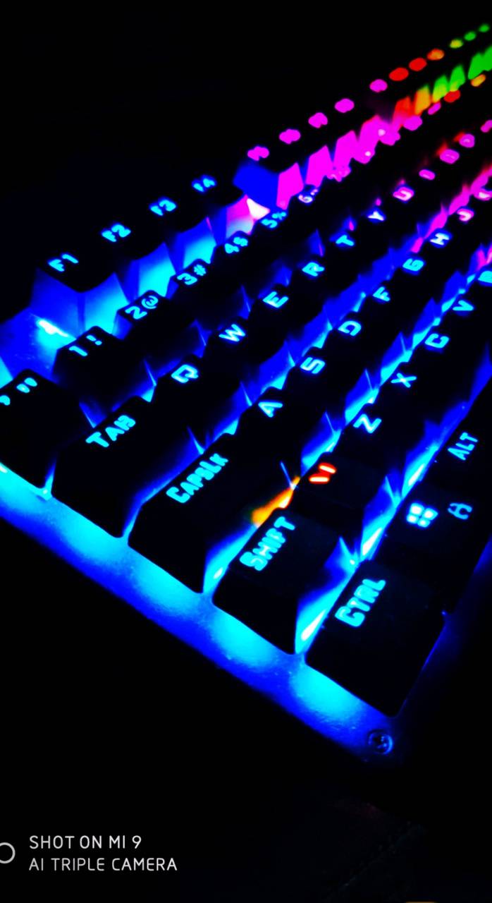 Fondo de pantalla de  698x1280