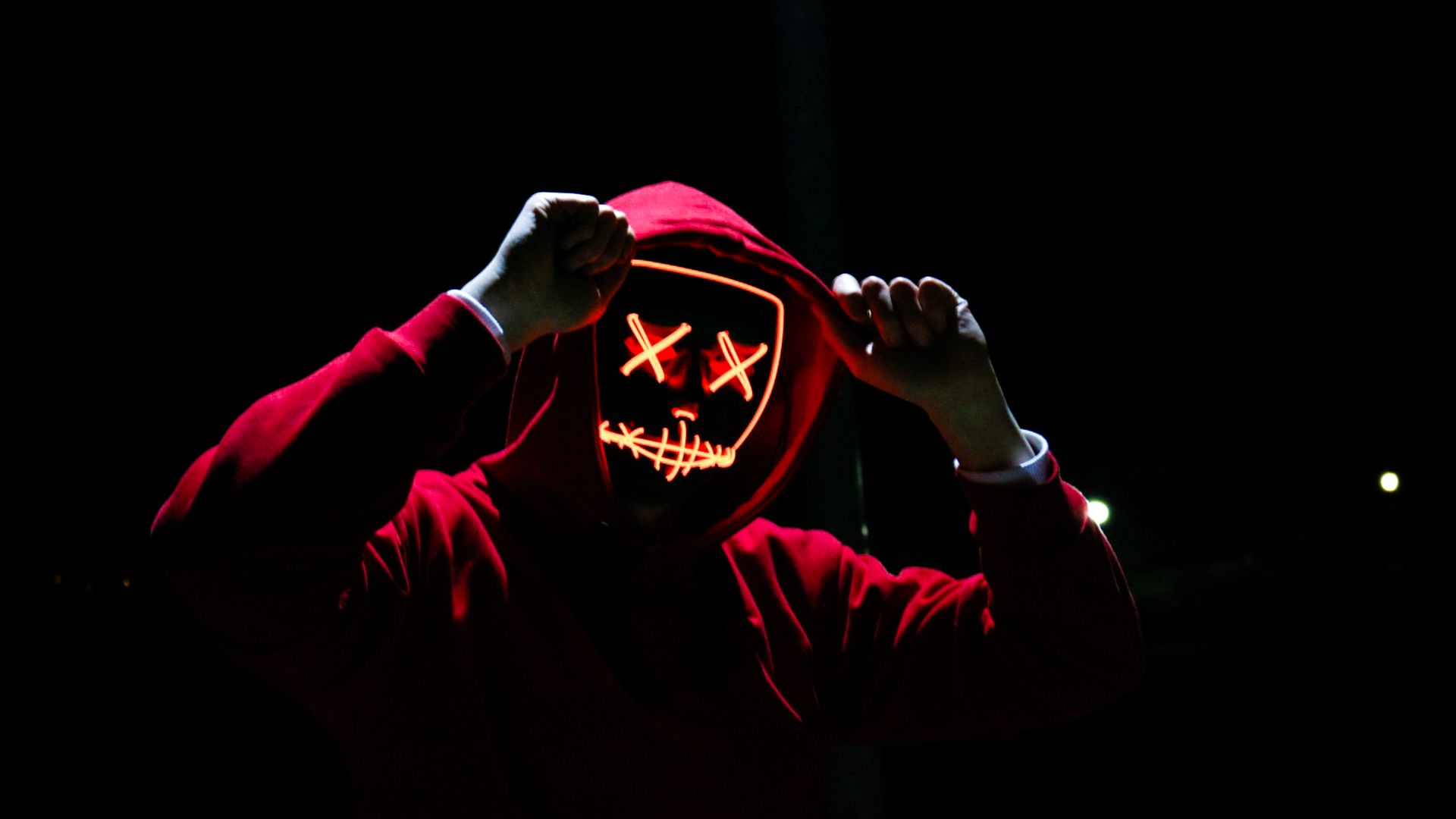 Hombre Con Sudadera Con Capucha Roja De Miedo Fondo De Pantalla HD - Wallpaper Stream